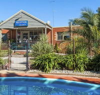 COMFORT INN COACH AND BUSHMANS - Holiday Find
