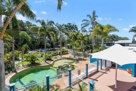 White Crest Luxury Apartments - Holiday Find 16