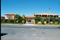 Grand Manor Motor Inn