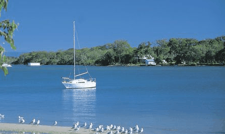 Regency Waterfront Motel - Holiday Find 2