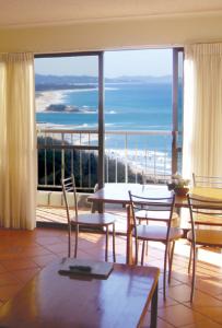 Beachfront Towers - Holiday Find 2