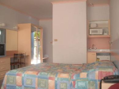 Golden Sands Motor Inn - Holiday Find 1