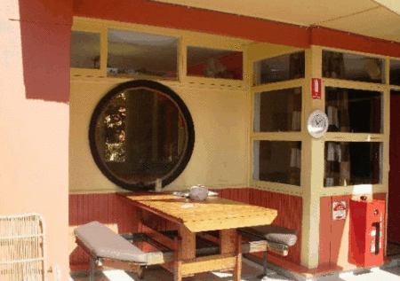 Hawaiian Sands Motor Inn - Holiday Find 3
