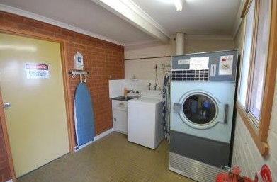 Junction Motor Inn - Holiday Find 1