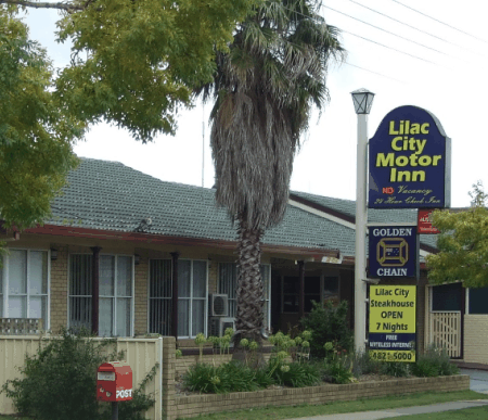 Lilac City Motor Inn  Streakhouse - Holiday Find