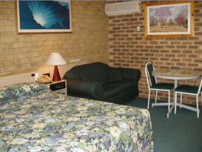 A Settlers Motor Inn - Holiday Find 3