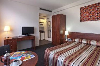 Macleay Serviced Apartment Hotel - Holiday Find 1