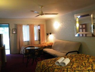 Beerwah Glasshouse Mountains Motel - Holiday Find 1