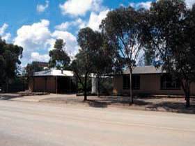 Outback Chapmanton Motor Inn - Holiday Find 1
