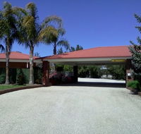 Golden Chain Border Gateway Motel