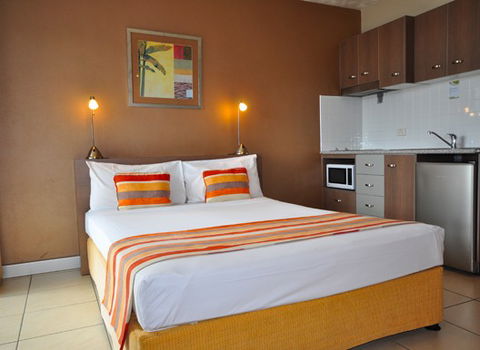 Waters Edge The Strand - Townsville - Holiday Find 1