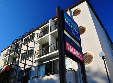 Waters Edge The Strand - Townsville - Holiday Find 4