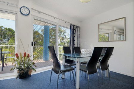 White Crest Luxury Apartments - Holiday Find 2