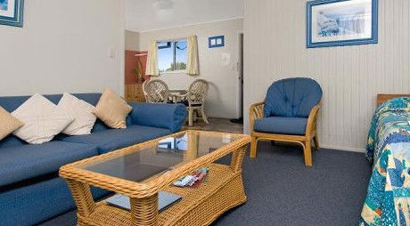 Regency Waterfront Motel - Holiday Find 3