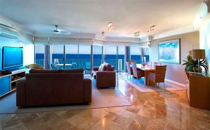 AA Oceana On Broadbeach - Holiday Find 8
