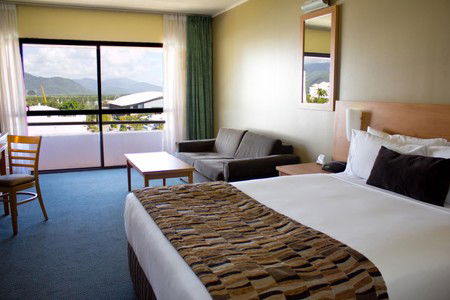 Rydges Plaza Cairns - Holiday Find 3