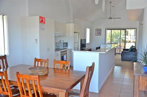 Outrigger Bay Apartments - Holiday Find 12
