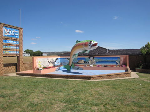 The Big Trout Motor Inn - Holiday Find 0