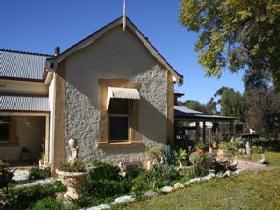 Annadale SA Holiday Find
