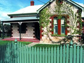 Naracoorte Cottages - Smith Street Villa - Holiday Find 0