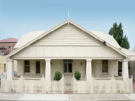 Seaside Semaphore Holiday Accommodation - Holiday Find 0