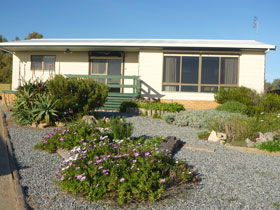 Oaklands Beach House - Holiday Find 0