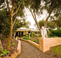 Correa Corner Bed  Breakfast - Holiday Find