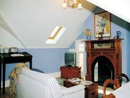 Water Bay Villa Bed And Breakfast - Holiday Find 1