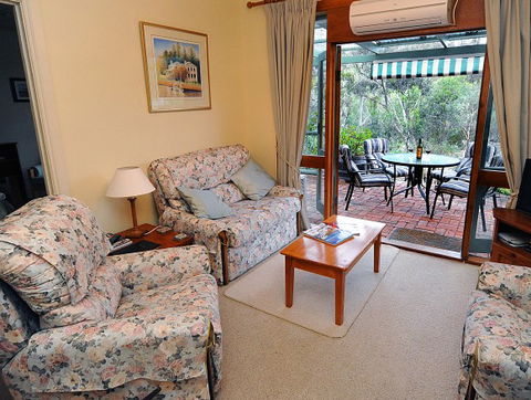 St Helens Cottages- Coach House - Holiday Find 1