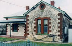 Naracoorte Cottages - Smith Street Villa - Holiday Find 4