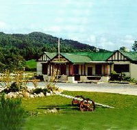 Pub in the Paddock - Holiday Find
