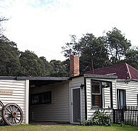 Glenbrook House and Cottage - Holiday Find