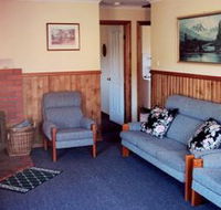 Lake Yalleena Holiday Cabins