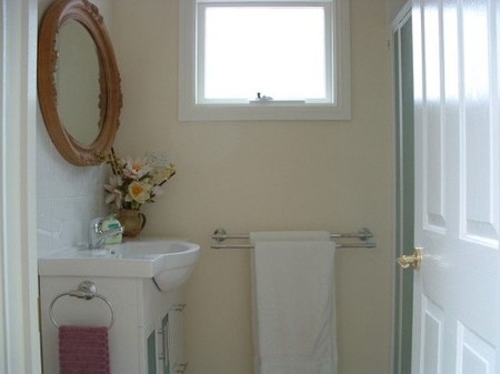 Huonville Guesthouse - Holiday Find 1