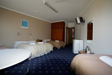 Wharf Hotel Wynyard - Holiday Find 3