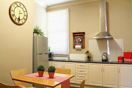 April Apartments Ballarat - Holiday Find 1
