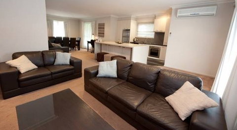 Executive Townhouse, Ballarat - Holiday Find 5