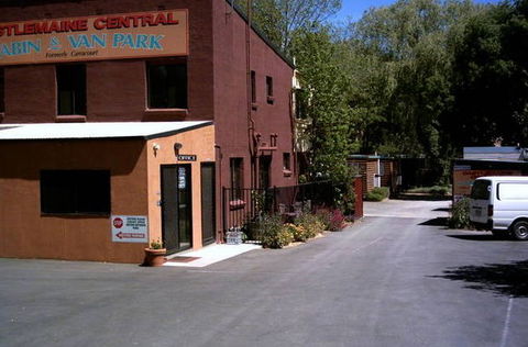 Castlemaine Central Cabin & Van Park - Holiday Find 2