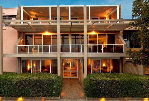 Bay Breeze Boutique Accommodation - Holiday Find 0