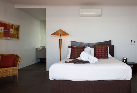 Bay Breeze Boutique Accommodation - Holiday Find 4