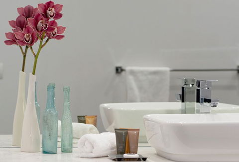 Bay Breeze Boutique Accommodation - Holiday Find 5