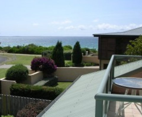 A Bay Beachcomber And Jervis Bays SeaChange - Holiday Find 2