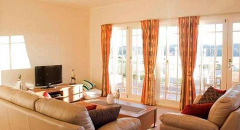 Akame - Holiday Find 1