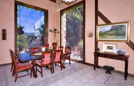 Castle On The Hill Bed And Breakfast - Holiday Find 0