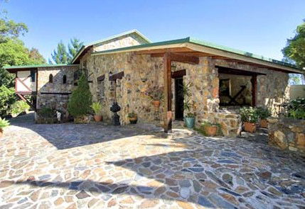 Castle On The Hill Bed And Breakfast - Holiday Find 3