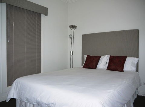 Silver Earth Accommodation - Holiday Find 3