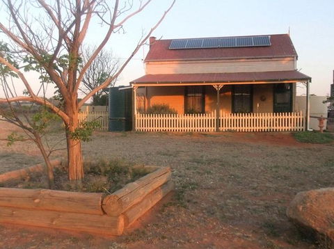 Gum Paddock Country Cottage - Holiday Find 5