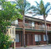 Wentworth Club Motel