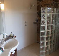 Clarendon Forest Retreat