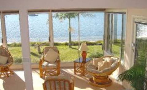 8 Seaview Crescent - Holiday Find 1